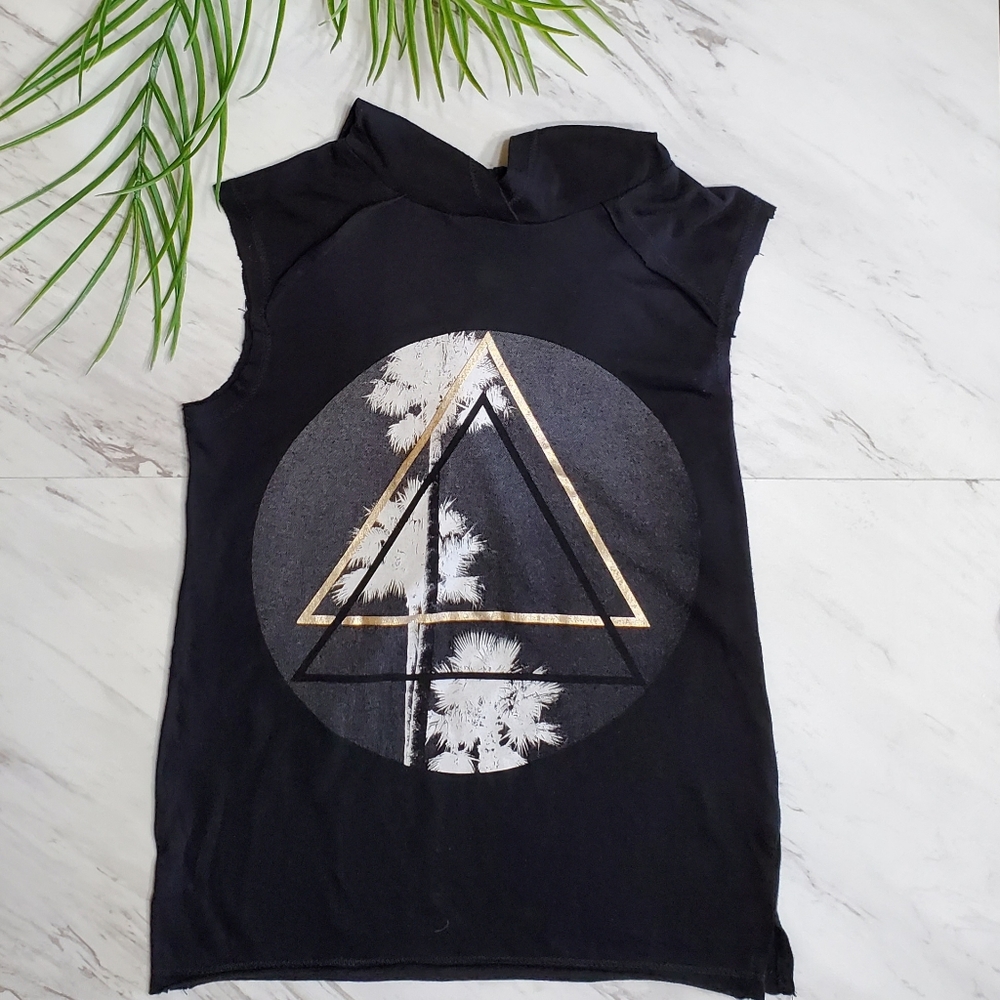 Boys graphic sleeveless hooded tee